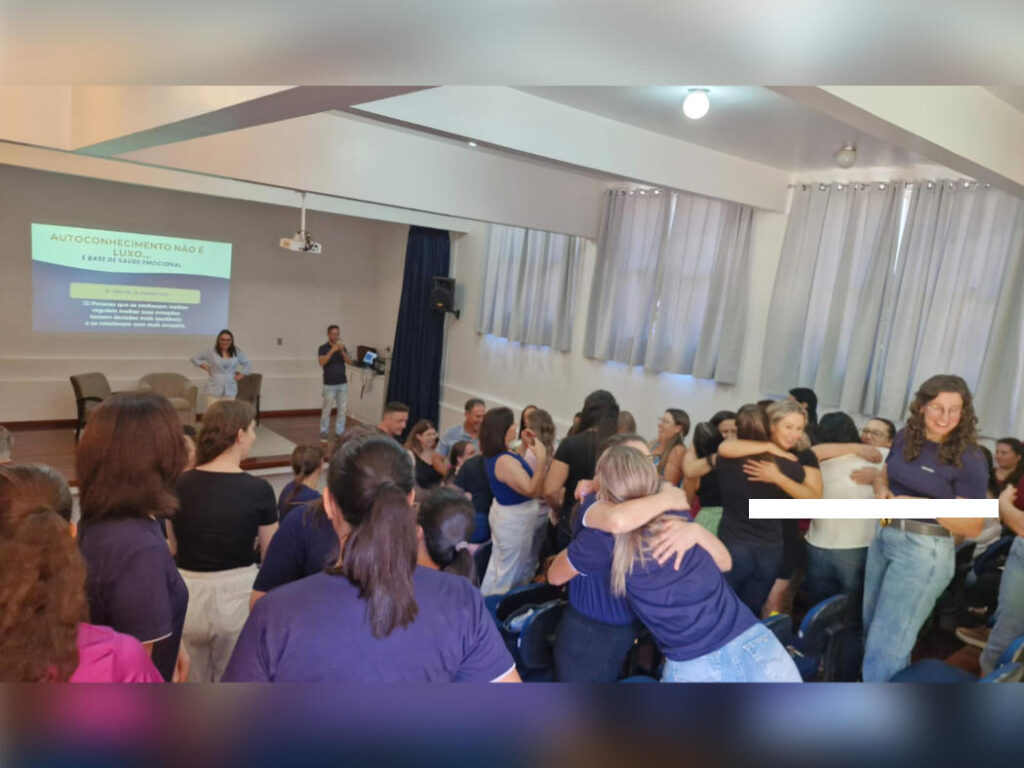 Profissionais das Redes Municipal e Estadual participam de formação