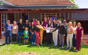 Deputada Franciane Bayer entrega equipamentos agrícolas e anuncia novo recurso para Vanini