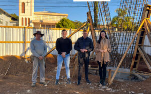 Executivo acompanha andamento das obras de revitalização da praça