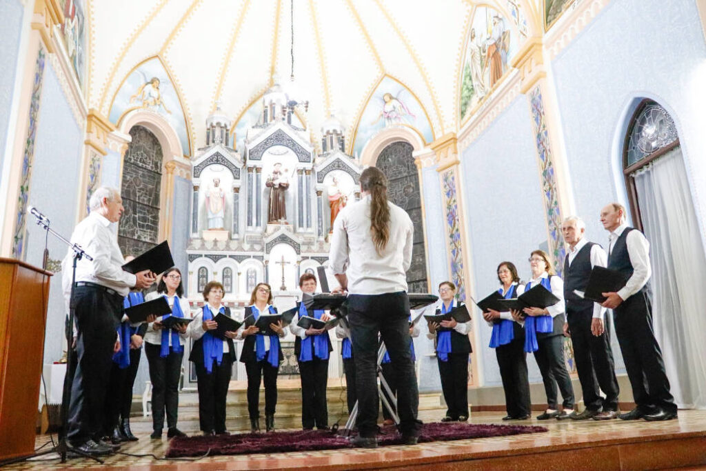 Coral Arco Íris de Vanini participa de Encontro de Corais em Casca