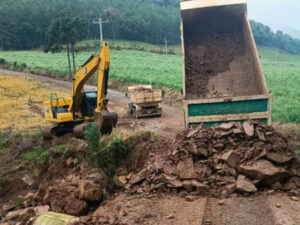 Secretaria de Obras intensifica melhorias nas estradas do interior