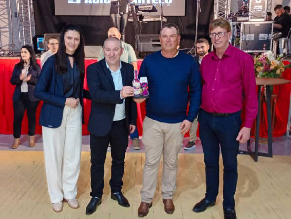 Vaninenses foram premiados na 20ª Mostra Regional de Vinhos Artesanais em Gentil